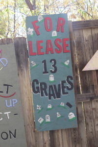 halloween graves sign