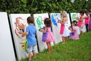 Toddler party entertainment. Kiddos will love a paint themed party! Image from http://steamykitchen.com/19992-memory-jar.html