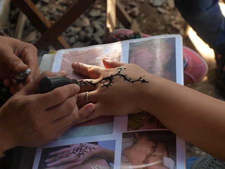 How to Have Your Own Beautiful Henna Tattoo - Kids Fun Party Ideas
